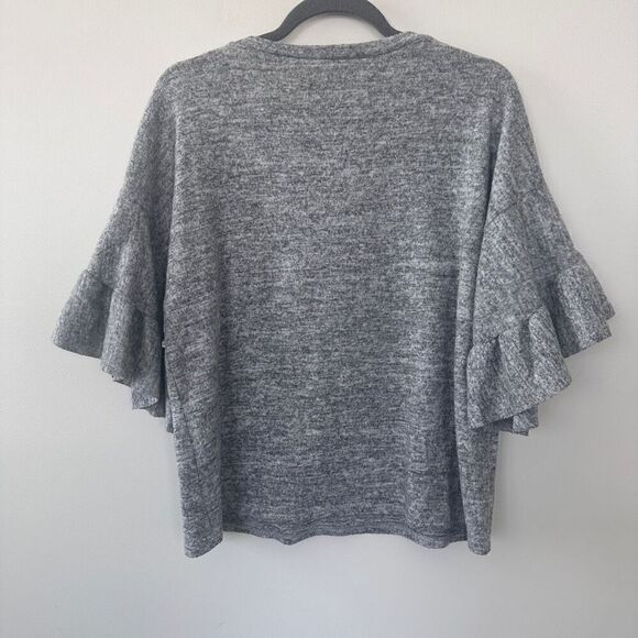 Ces Femme Grey Flutter Sleeve Detial Soft Top EUC - Picture 2 of 7